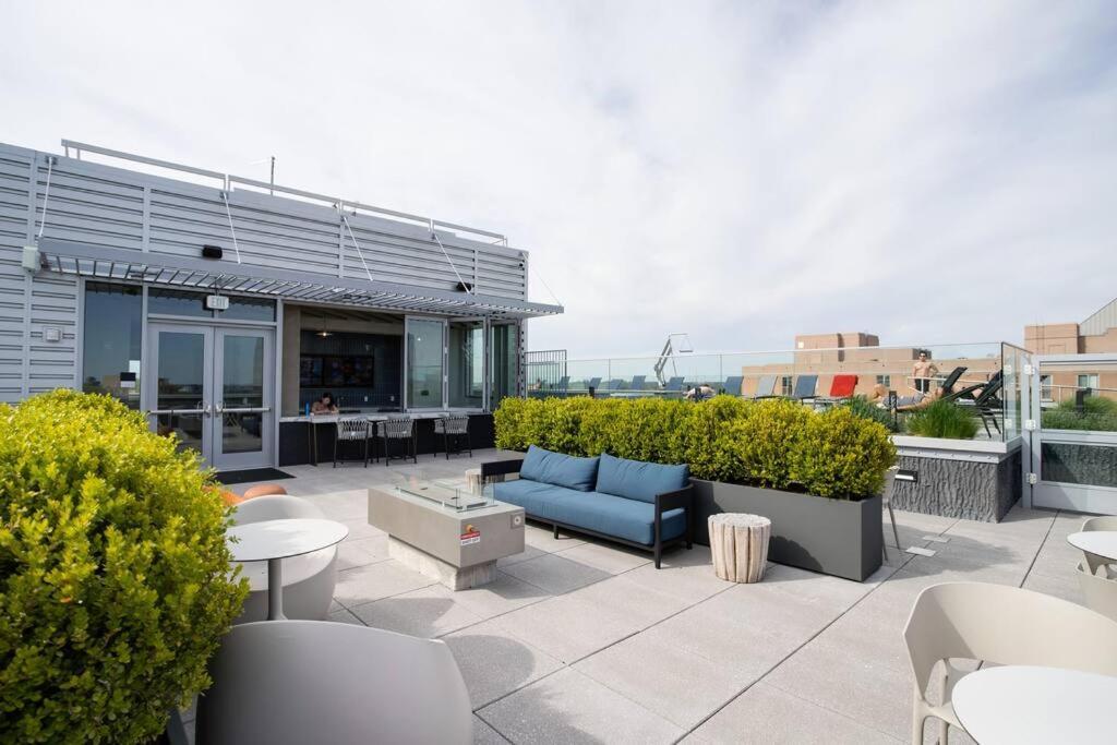 Stylish Condo At Clarendon With Rooftop Views أرلنغتون المظهر الخارجي الصورة