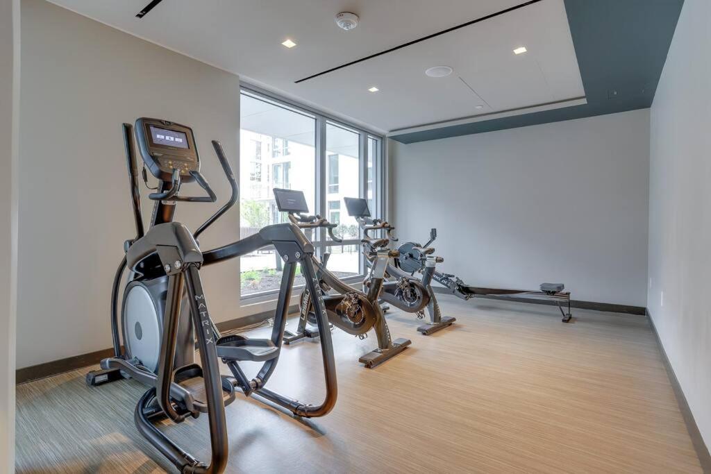 Stylish Condo At Clarendon With Rooftop Views أرلنغتون المظهر الخارجي الصورة