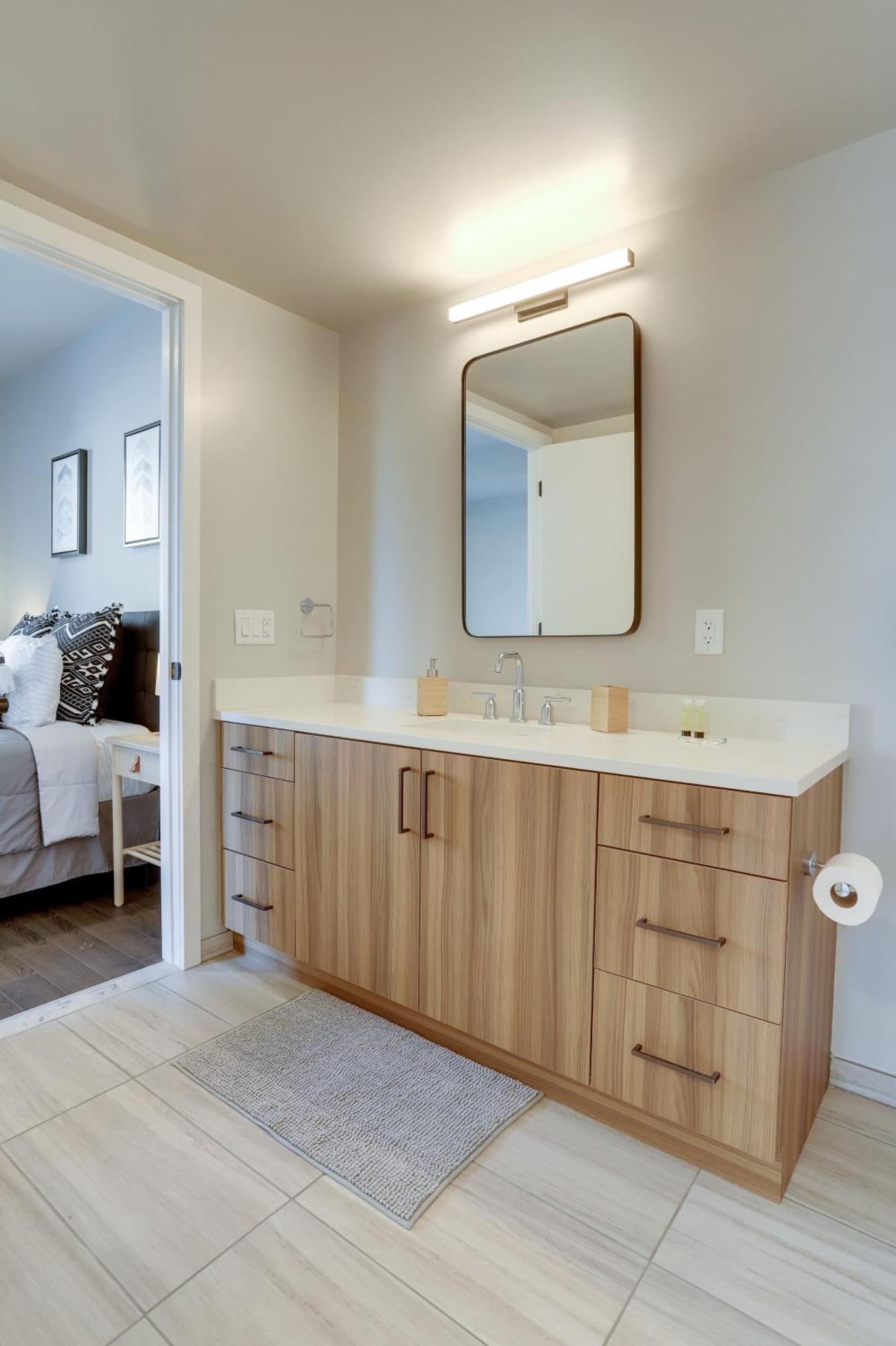 Stylish Condo At Clarendon With Rooftop Views أرلنغتون المظهر الخارجي الصورة